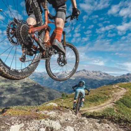 E-bike adventures in the single trail paradise of the Alps