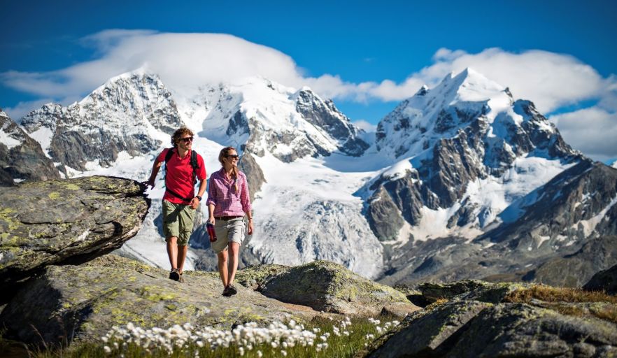 Light-hearted on the move on both feet