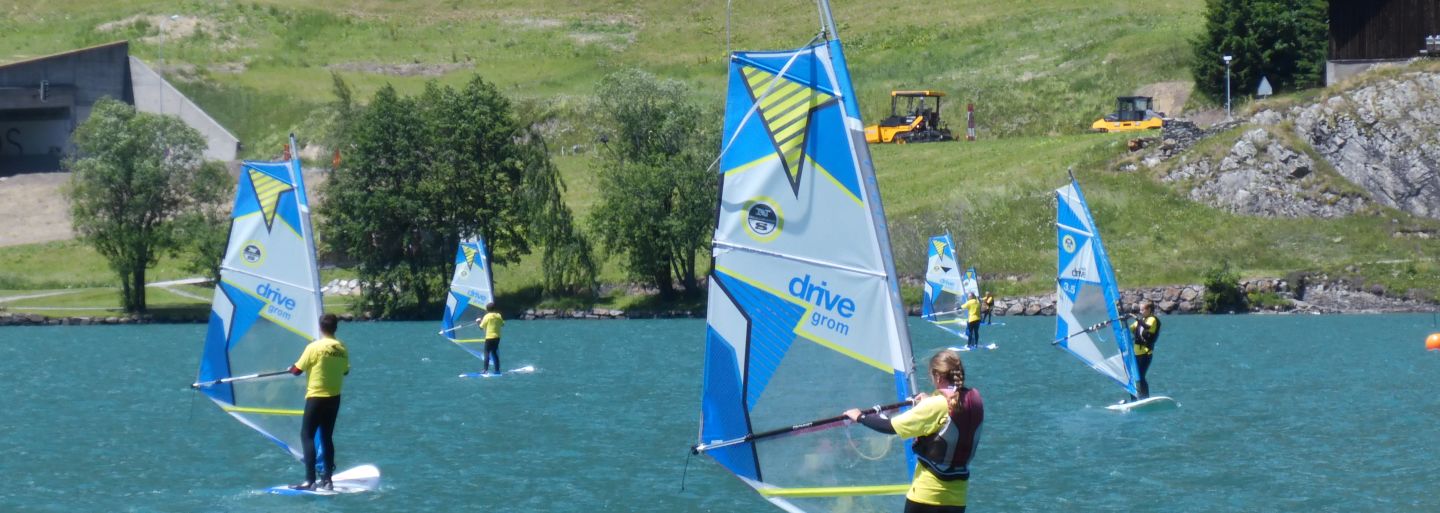 Introductory windsurfing course - Kids only! 