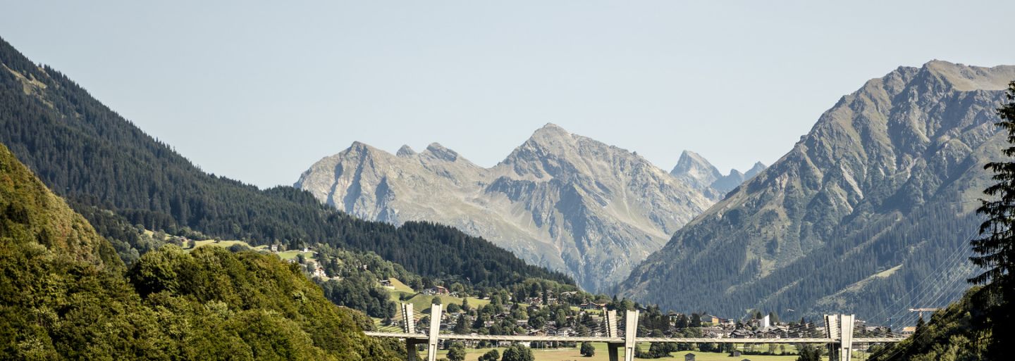 Guided tour Sunniberg bridge 