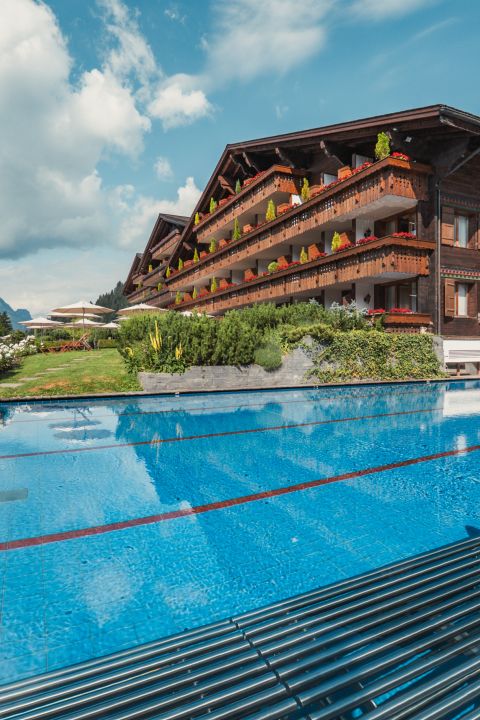 HEV - Willkommen in Ihrem Kraftort im Berner Oberland - ERMITAGE Wellness- & SPA Hotel