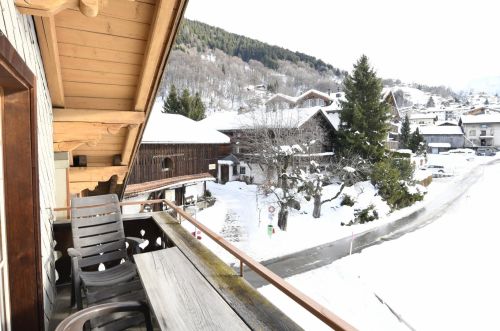 Alte Landstrasse 16 (Wolf)