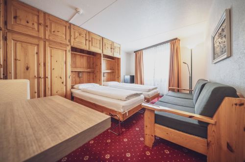 Club Hotel - rooms only