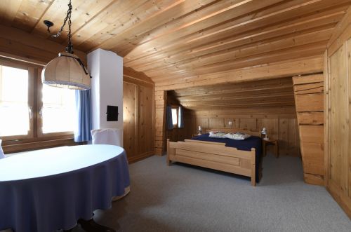 Alte Landstrasse 16 (Wolf)