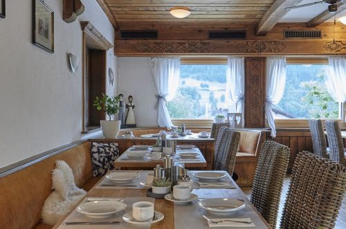 Madrisa Lodge