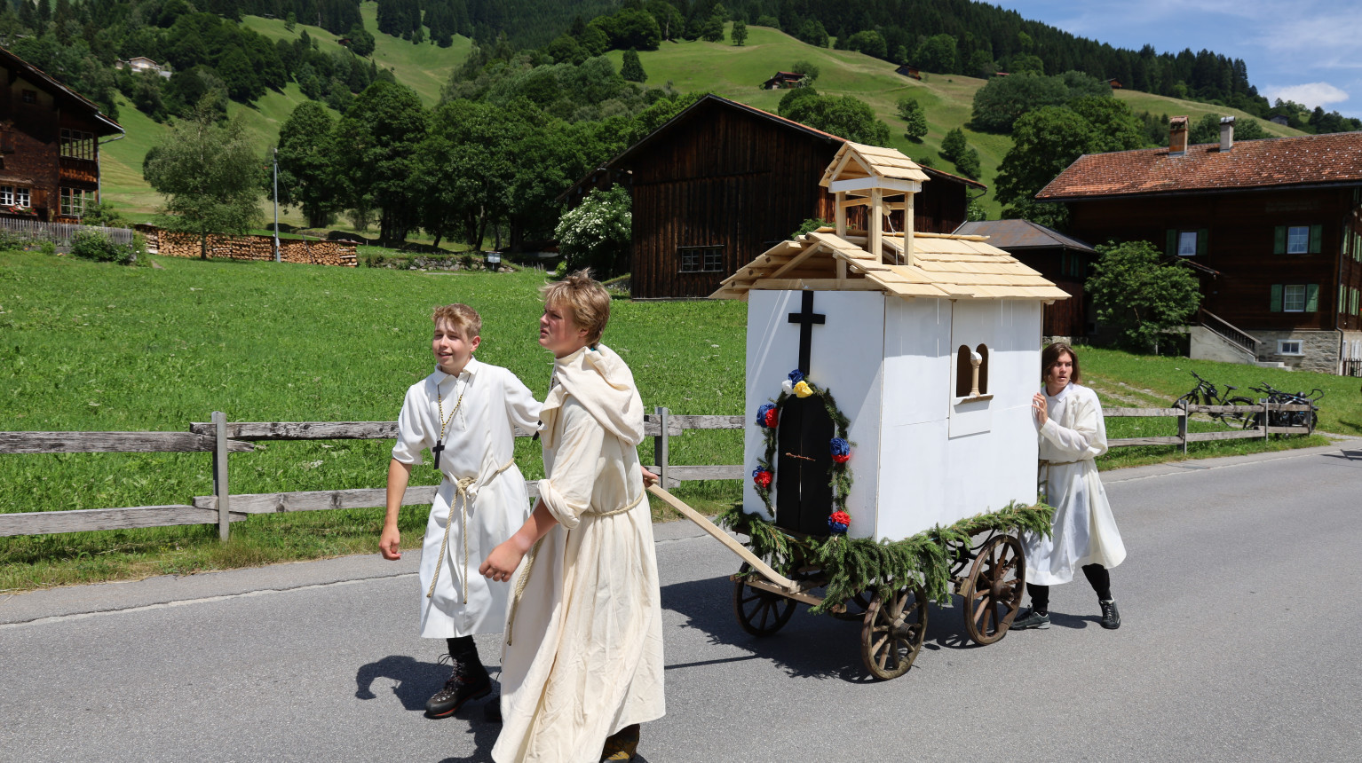 Die Schlappiner Kapelle am Historischen Umzug «800 Jahre Klosters» (Fotografie Corinne Gut Klucker, 26. Juni 2022).