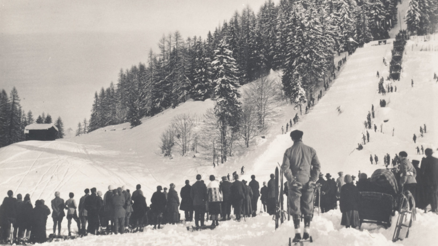 From 1922, there was a big ski jump on Selfranga (Archive Klosters Tourism Association / Photo Foundation Graubünden). Various – international – competitions were held..