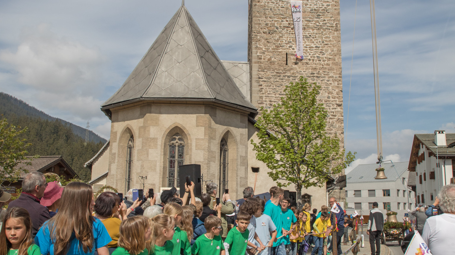 On May 13, 2022, school children pulled up the anniversary bells (photo N. Wandfluh)