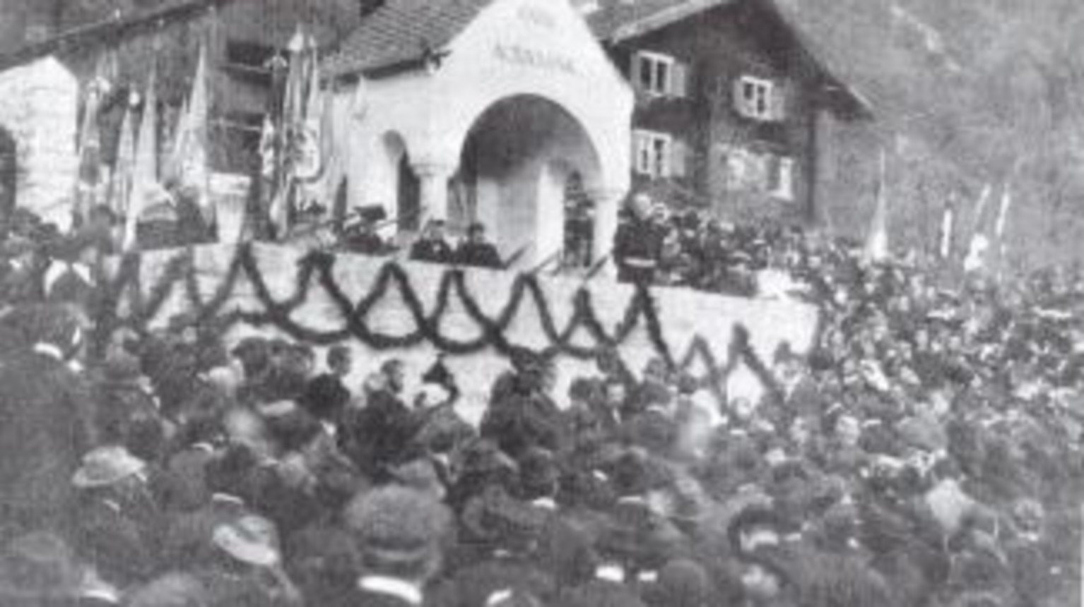 Einweihung des Aquasana Denkmal am 31.10.1915.