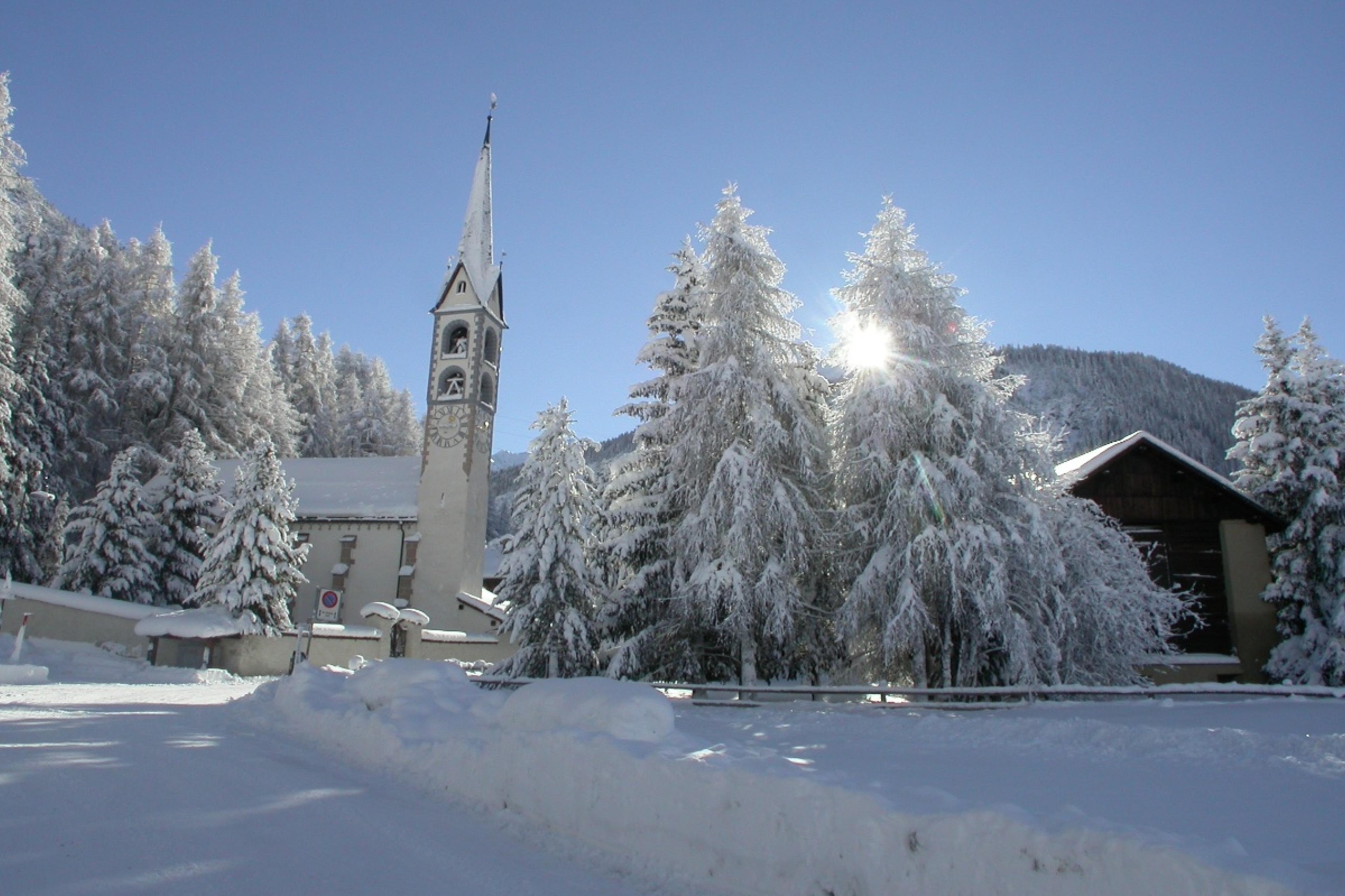 Passeggiata nel villaggio La Punt Chamues-ch (SmarTrail)