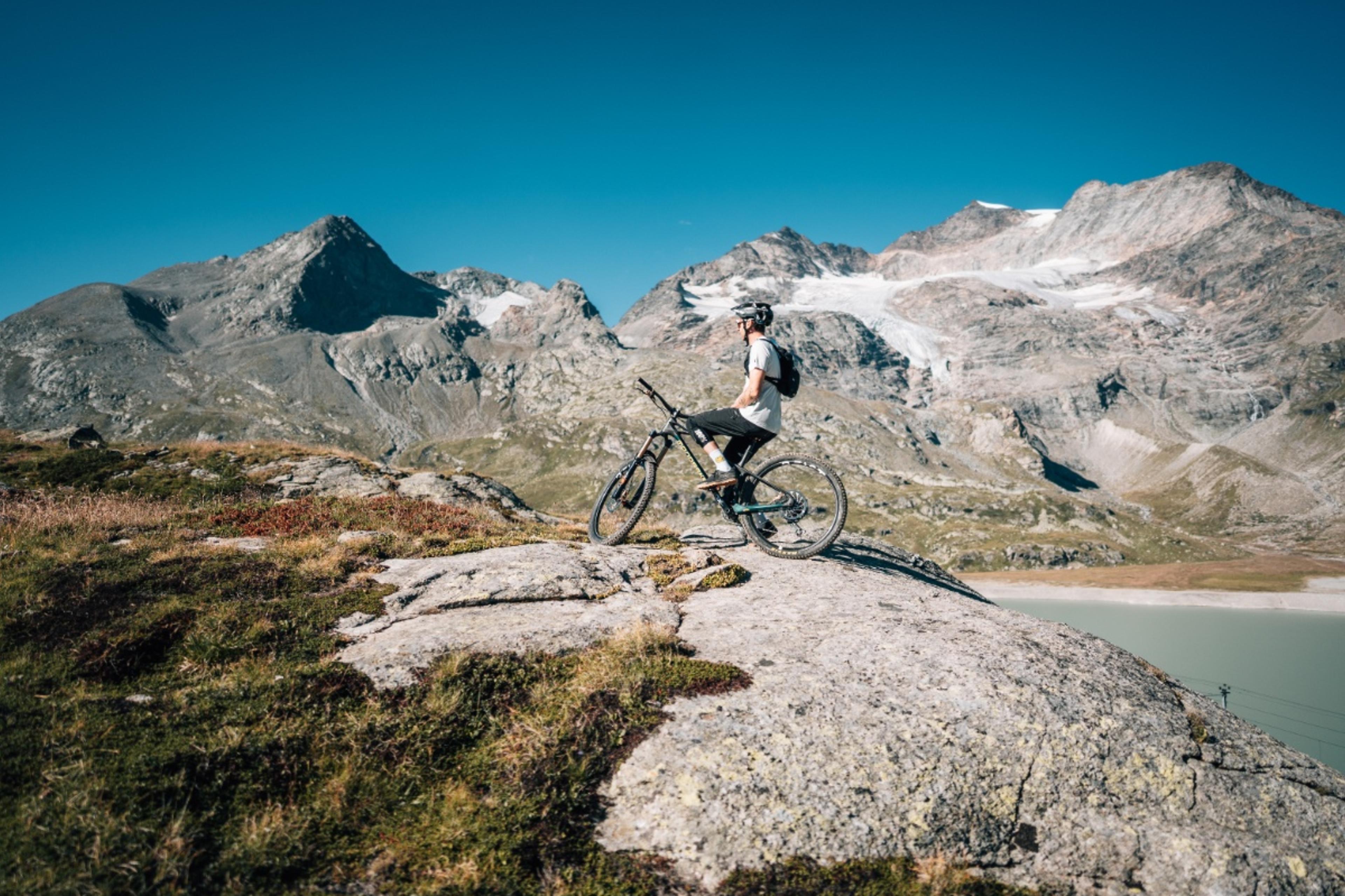 Pass-Piz-Lake Trail Safari