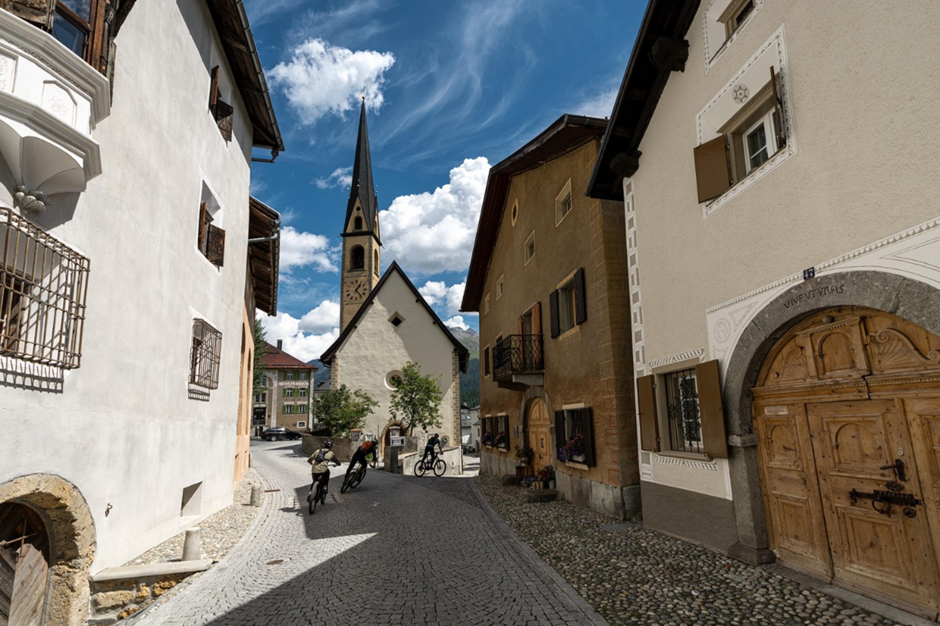 S-chanf - Zernez - S-chanf (marked e-bike route A)
