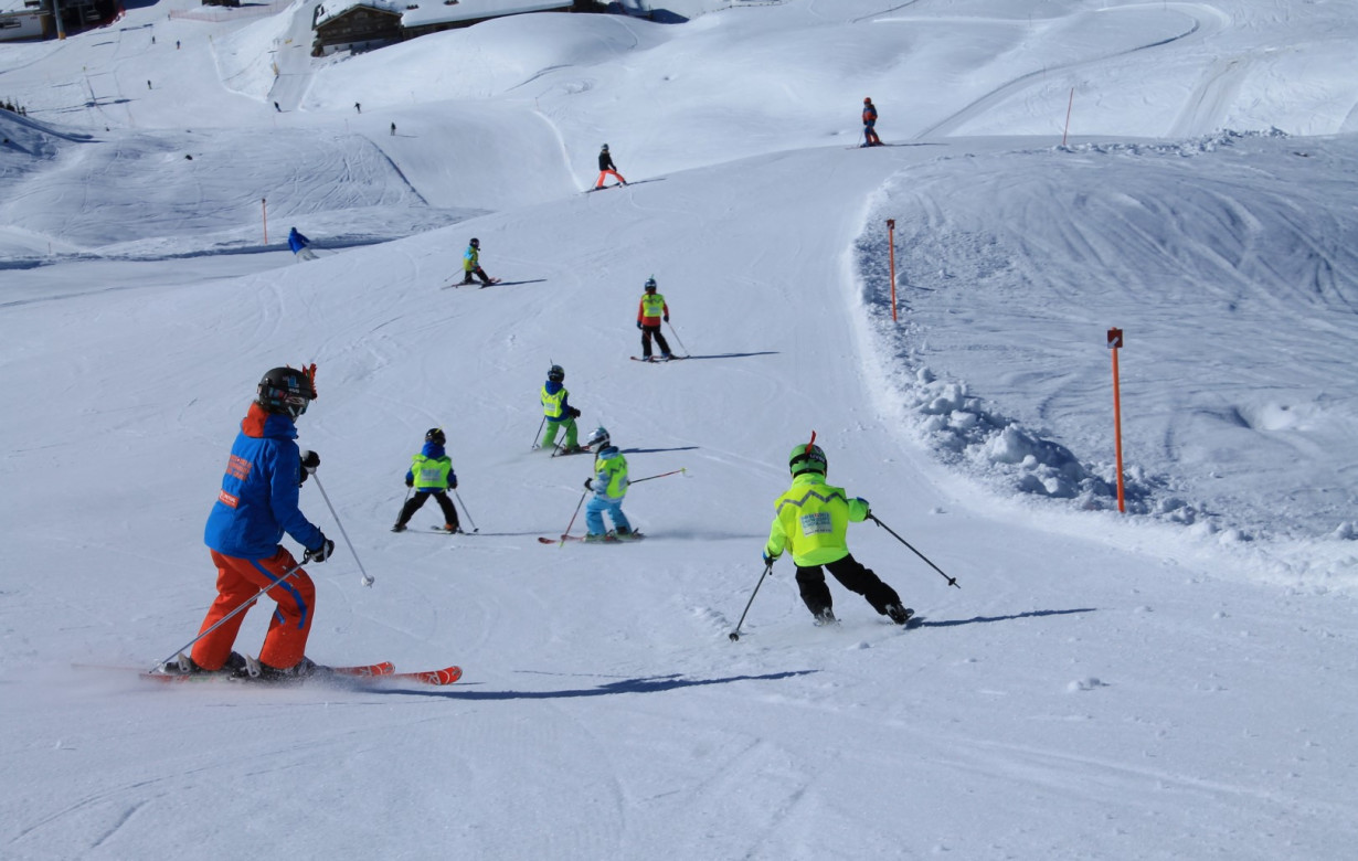 Kinder Ski Ganztags Red League