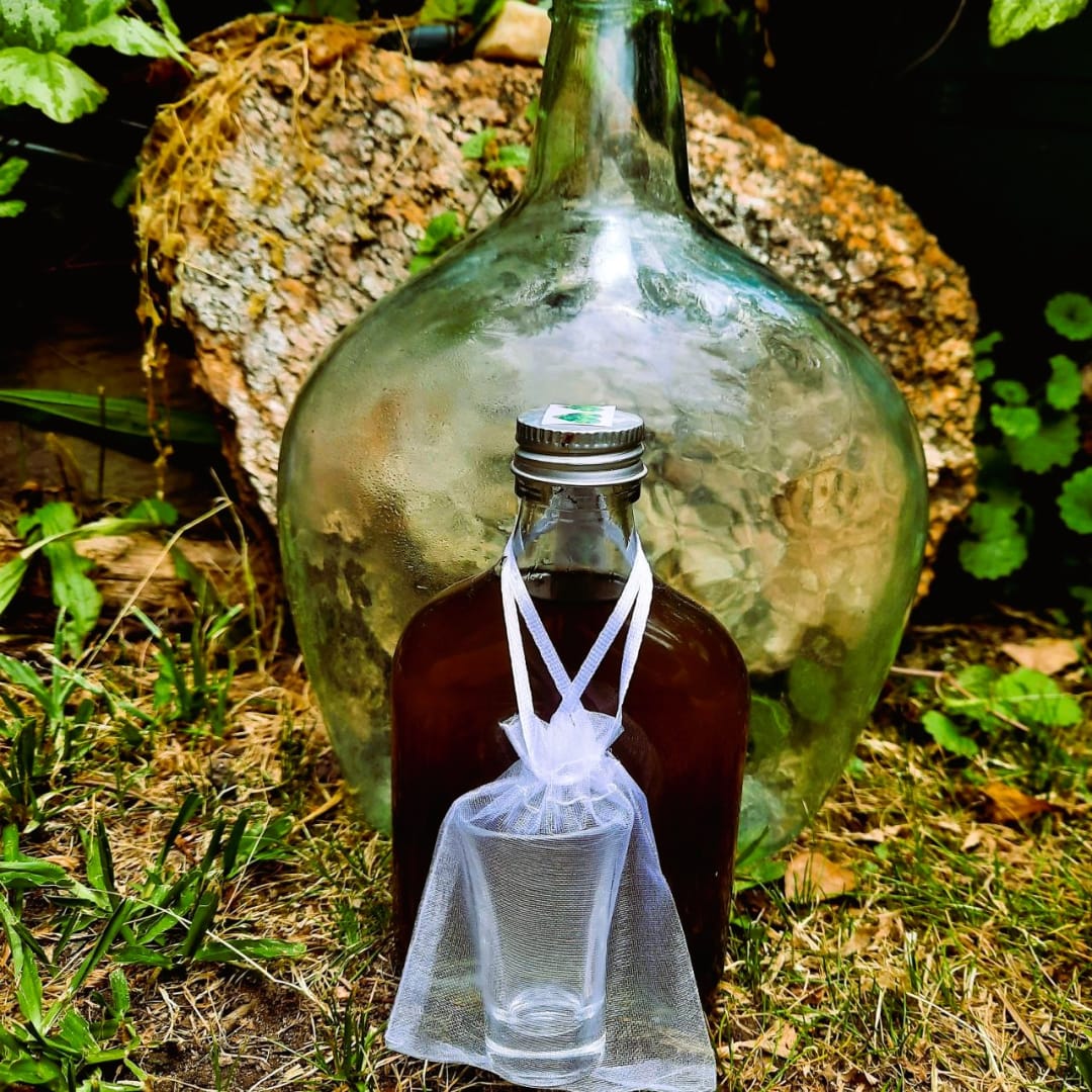 Licor de Cedrón - Aloysia Citrodora - Hierbaluisa - 200 ml - de regalo un vaso tequilero - Imagen 1