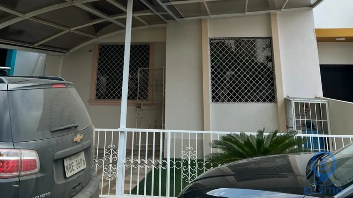 Avenida Reales Tamarindos — foto 1