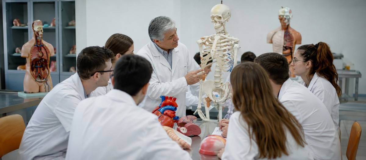 Universitatea de Medicină şi Farmacie din Craiova Facultatea de Medicină campus