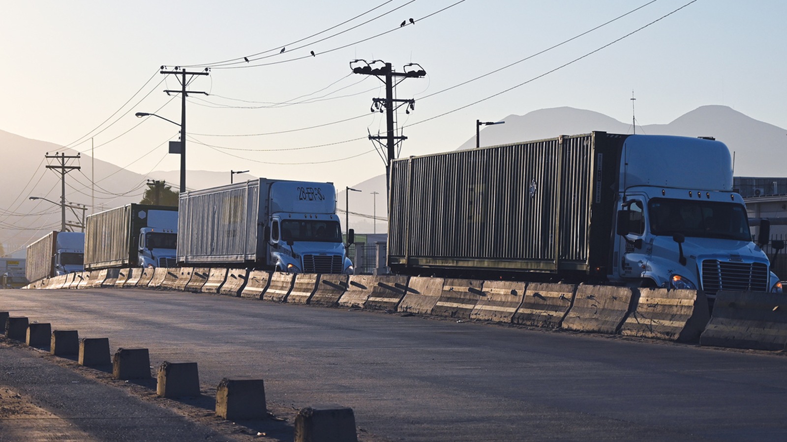 Transportistas mexicanos en frontera caen 4.3%