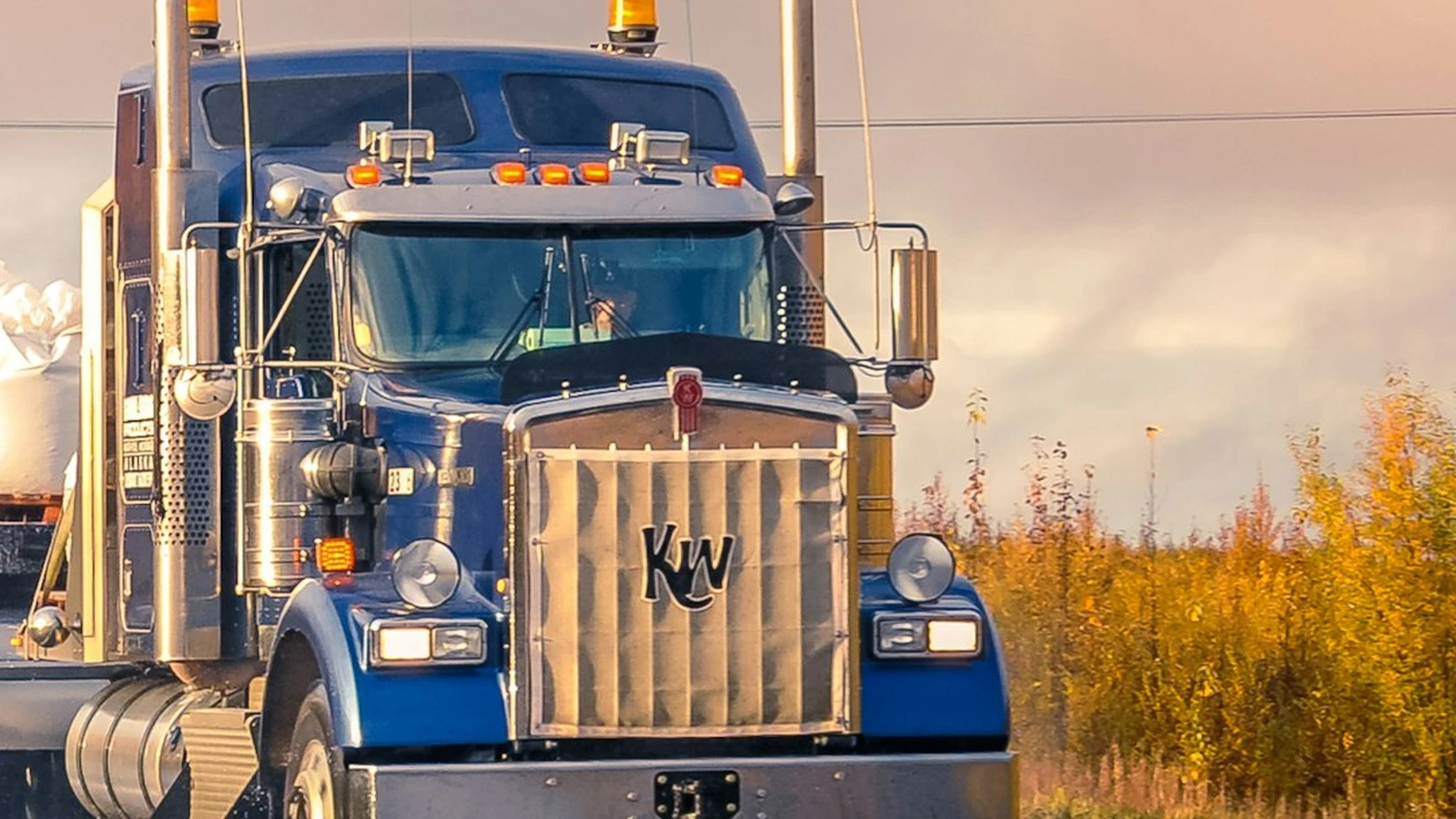¿Por qué tu tráiler se jala hacia un lado? Guía segura