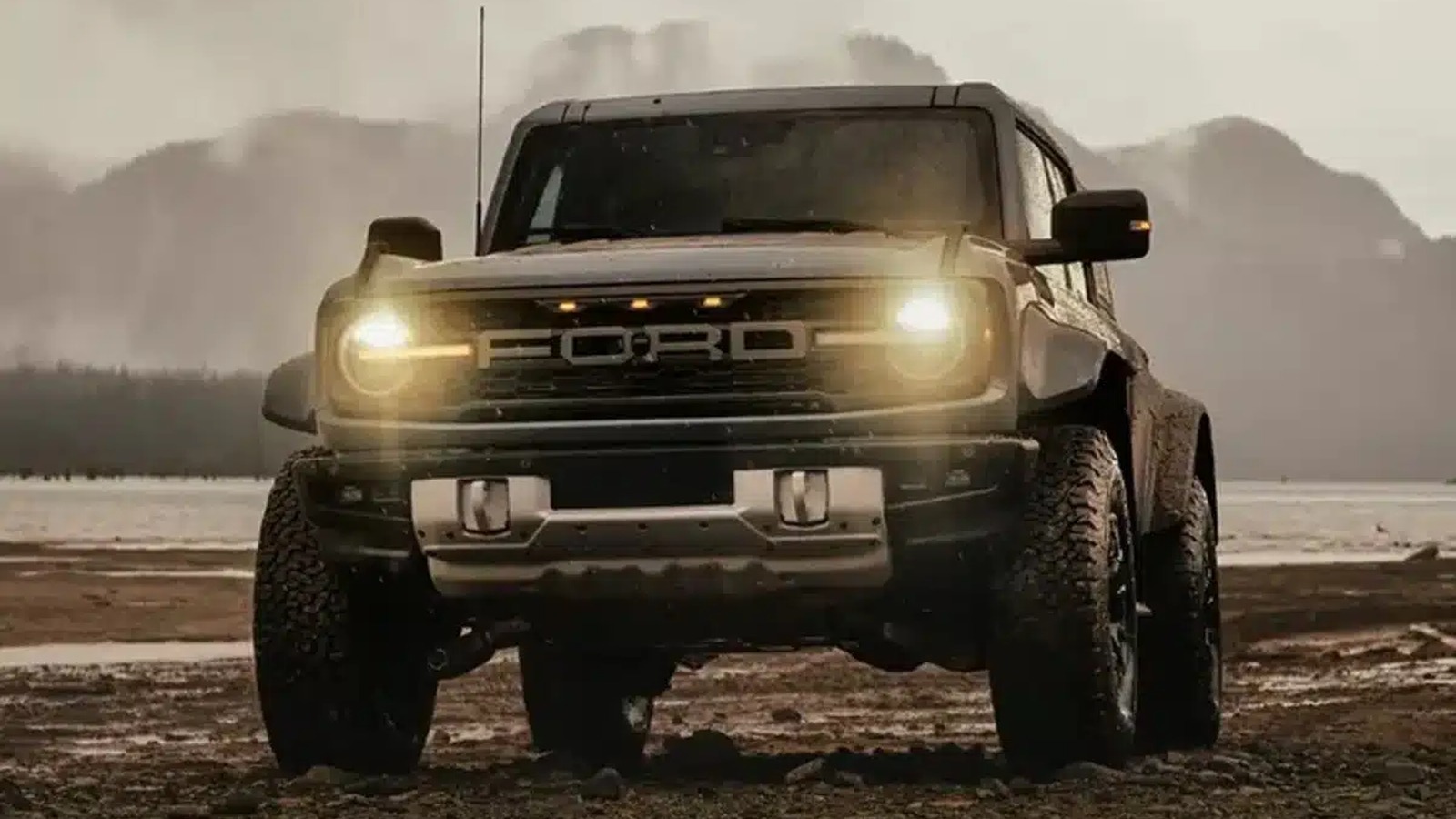 Ford Recalls 565,691 Broncos Over Engine-Fire Risk