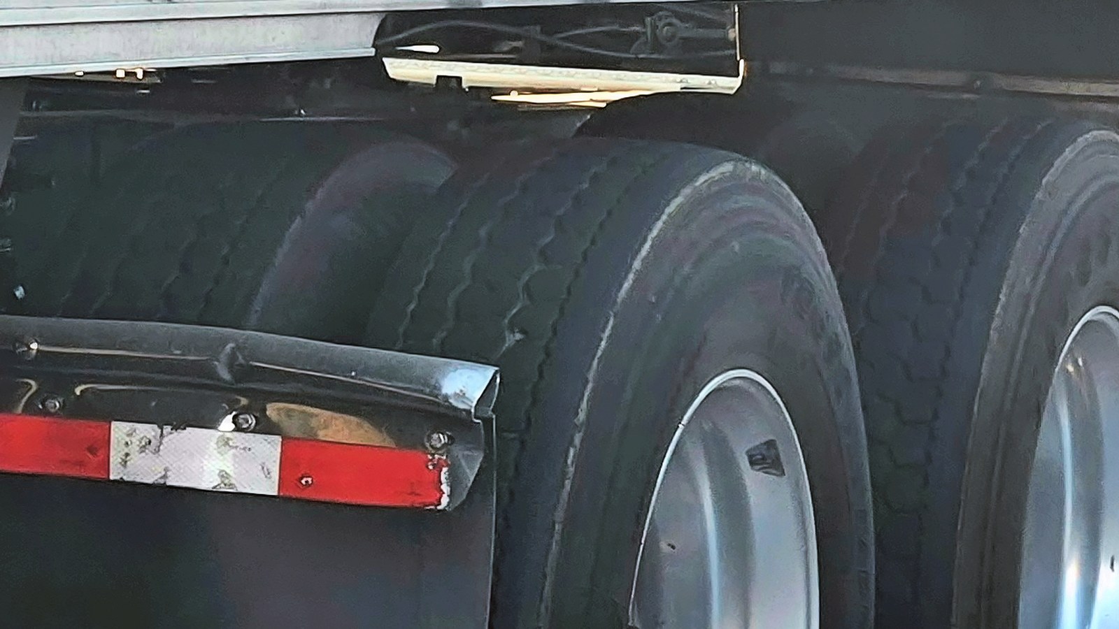 Mud Flap Rules for Trucks: Texas vs. California