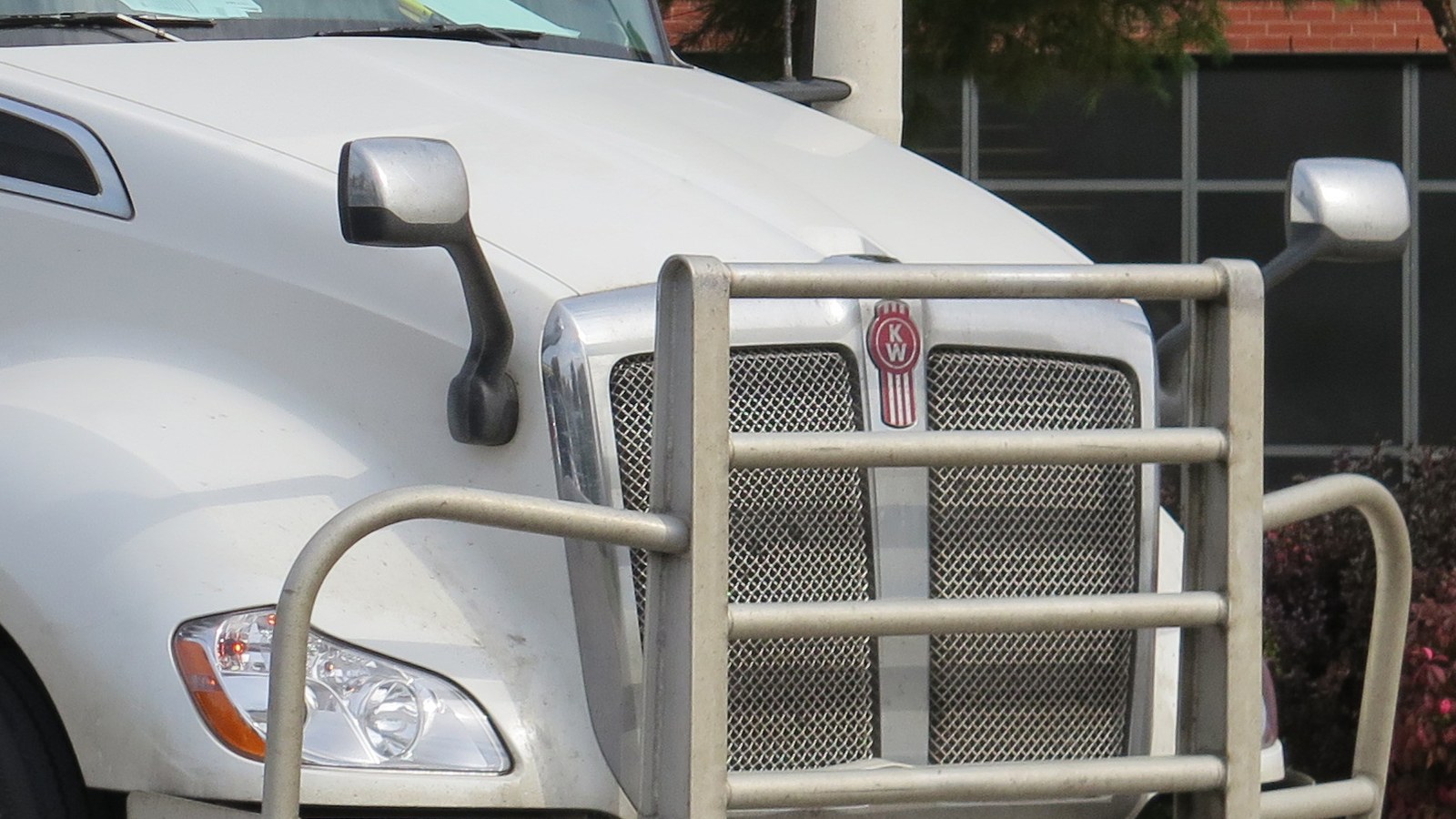 PACCAR llama a revisión 5,919 camiones Kenworth y Peterbilt