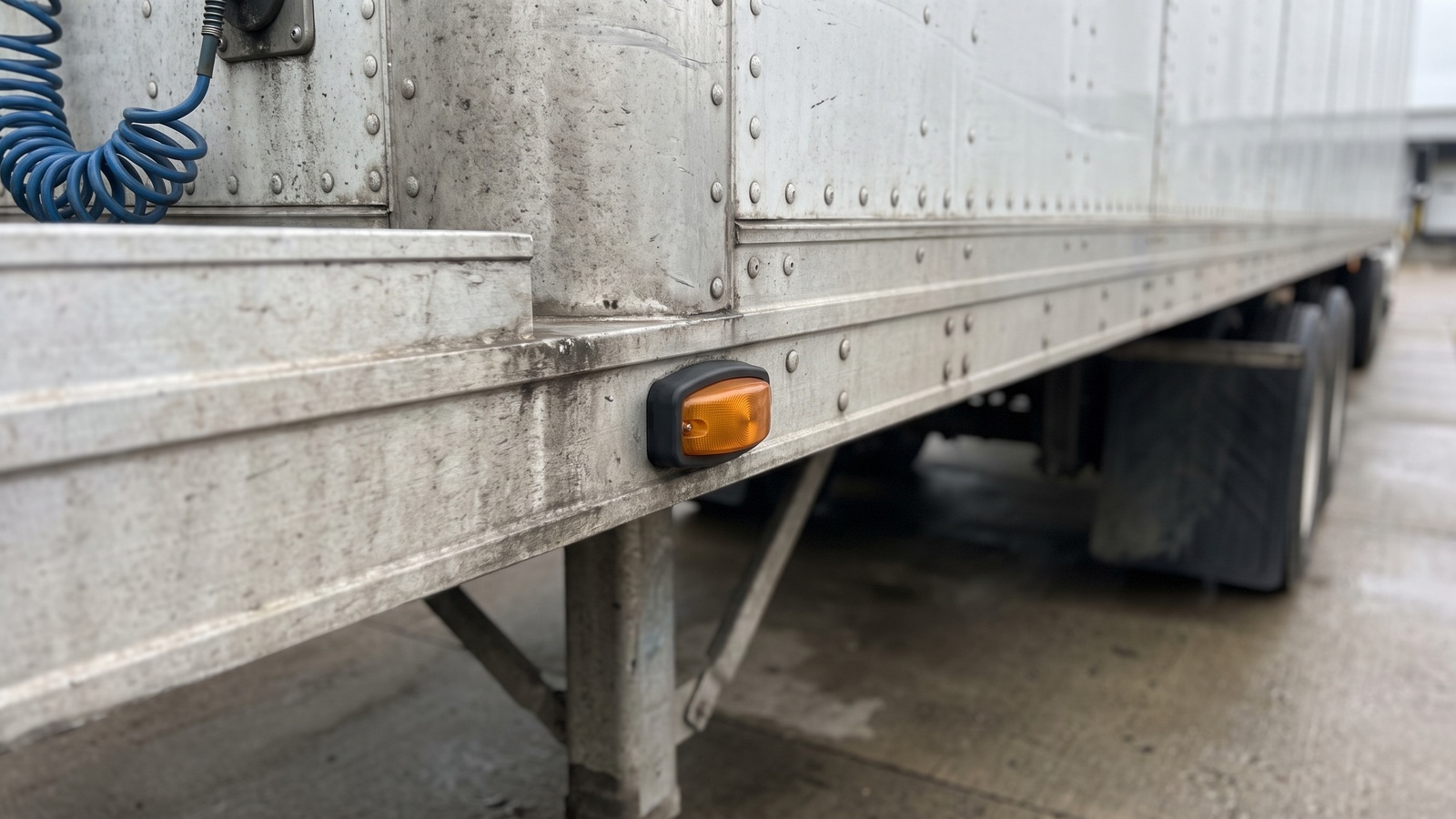 Wabash Recalls 533 Trailers Over an Unlabeled ABS Lamp