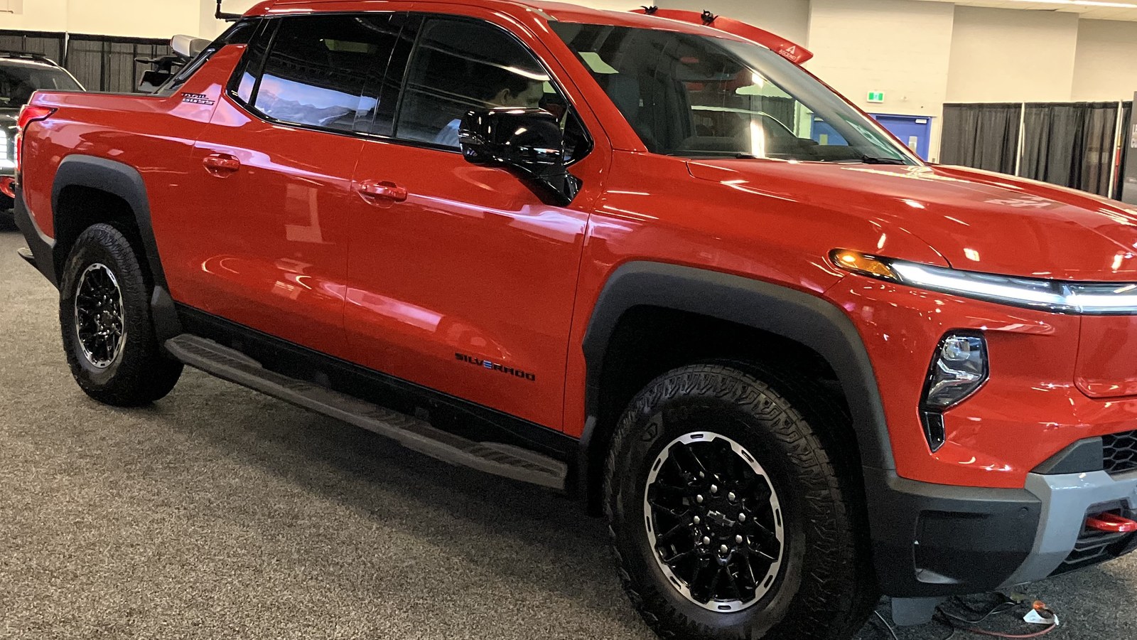 GM Recalls 952 Silverado EV and Sierra EV Over Wheels