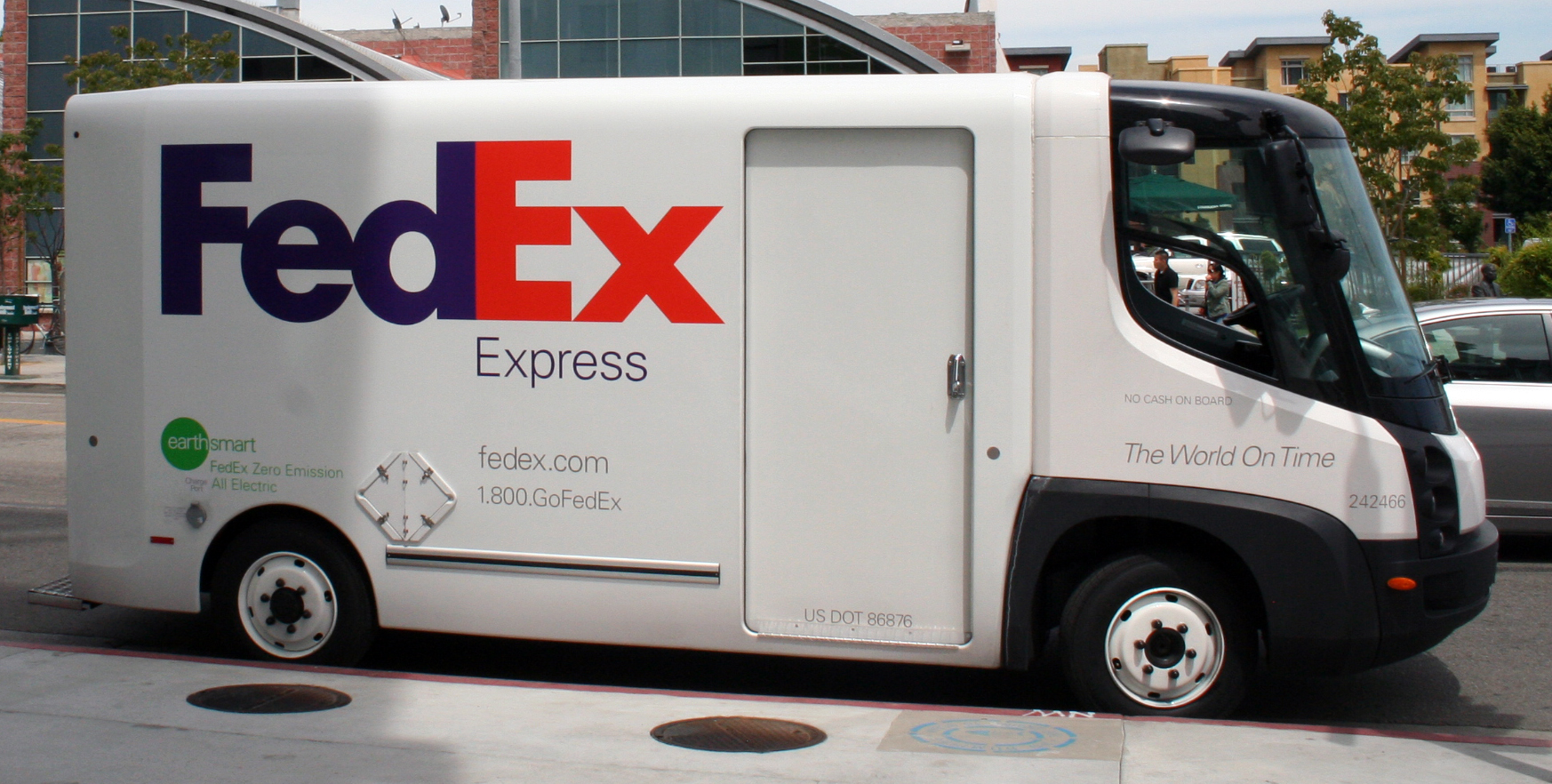 FedEx Orders 2,000 EVs: Plan the Depot First