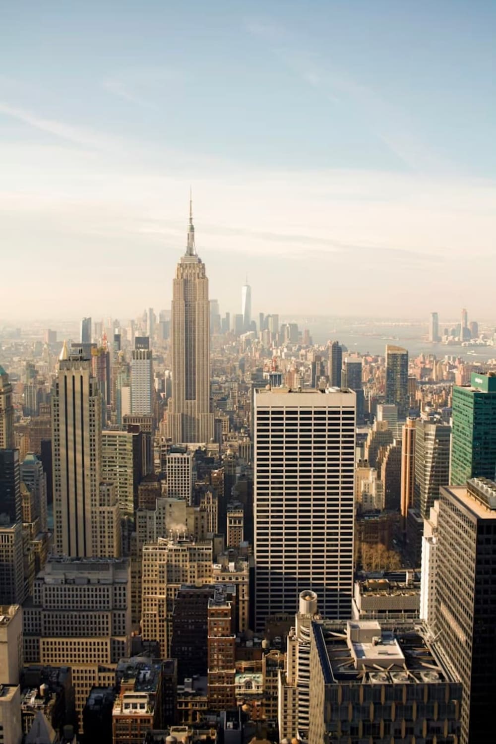 Downtown Manhattan skyline and Financial District towers reflecting 2026 luxury market growth