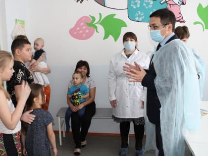 13 февраля детское отделение нашей больницы в с.Ермолаево посетил заместитель главы администрации по социальной политике Акилов Данил Зинатович