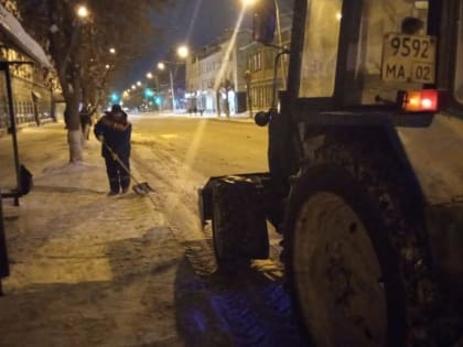 Коммунальные службы работают не покладая рук