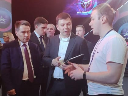 Замминистра промышленности России Михаила Юрина заинтересовали башкирские разработки на фестивале в Сочи