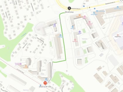 Жители Уфы пожаловались на заваленную снегом дорогу, а чиновники отчитались об уборке другой улицы