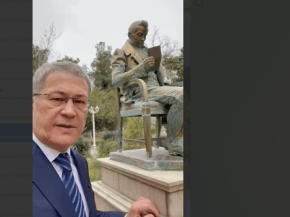 Радий Хабиров показал памятник Александру Грибоедову в Иране