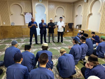 Герой Российской Федерации посетил медресе-колледж имени Марьям Султановой