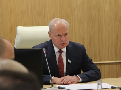 Константин Толкачев провел совещание с депутатами, работающими на профессиональной постоянной основе