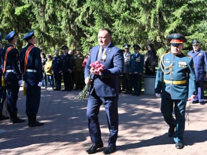 В Советском районе возложили цветы к Стеле погибшим на фронте