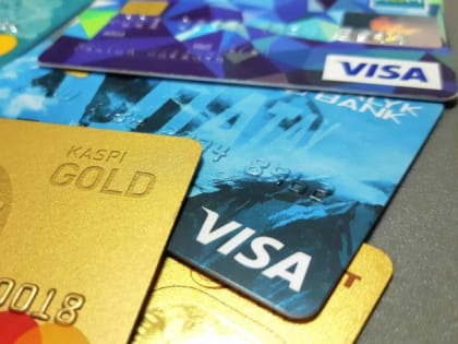 Крупный банк из Казахстана запретил переводы из российских банков