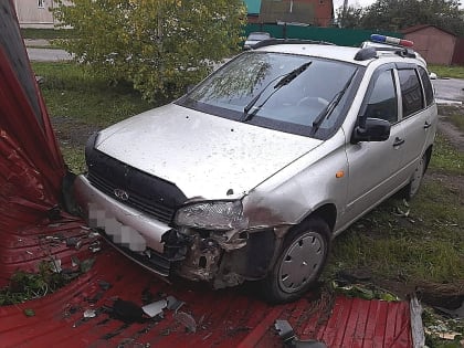 Водитель «Лады» в Башкирии умер за рулем и врезался в забор