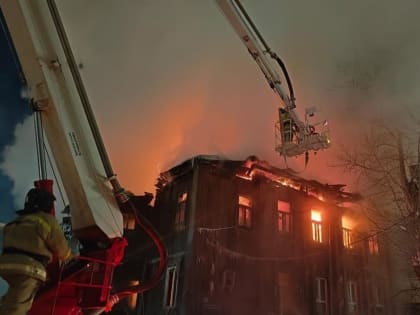 При пожаре в 15-квартирном доме в Уфе погибли два человека
