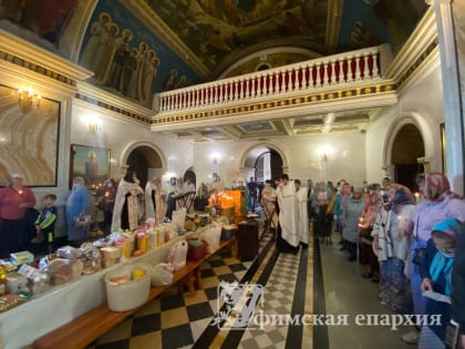 Служение митр.НИКОНА накануне Троицкой вселенской родительской субботы