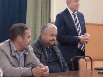 Глава администрации района Риф Юсупов встретился с жителями Черлаковского сельского поселения