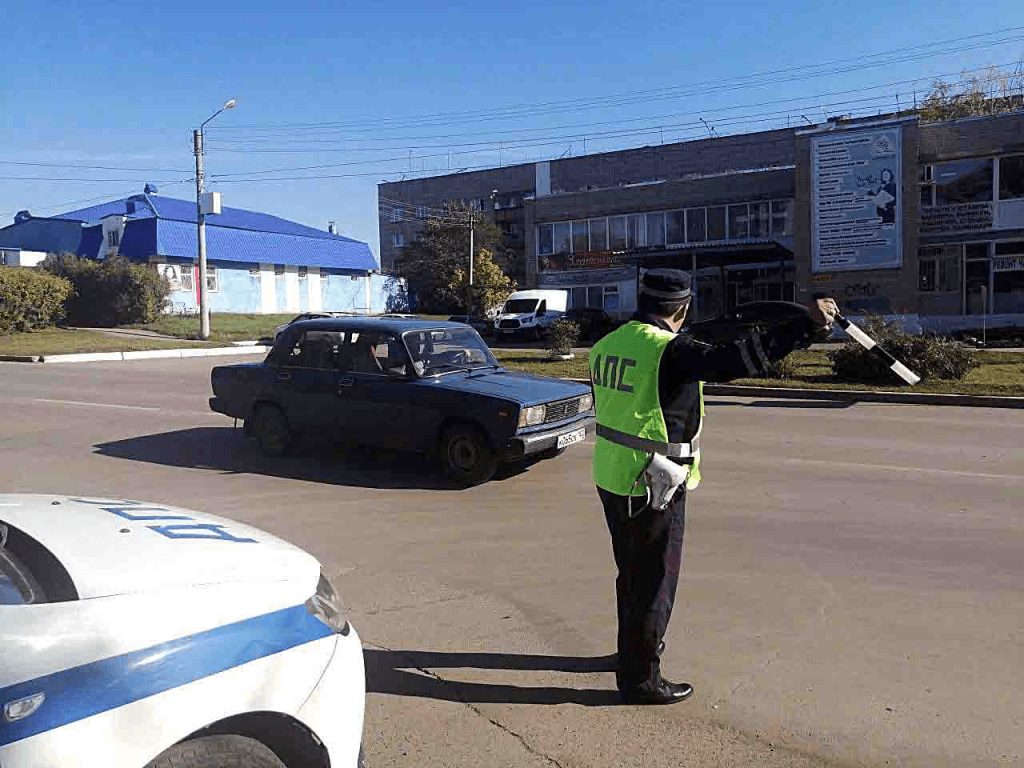 Гибдд проверяет у водителей