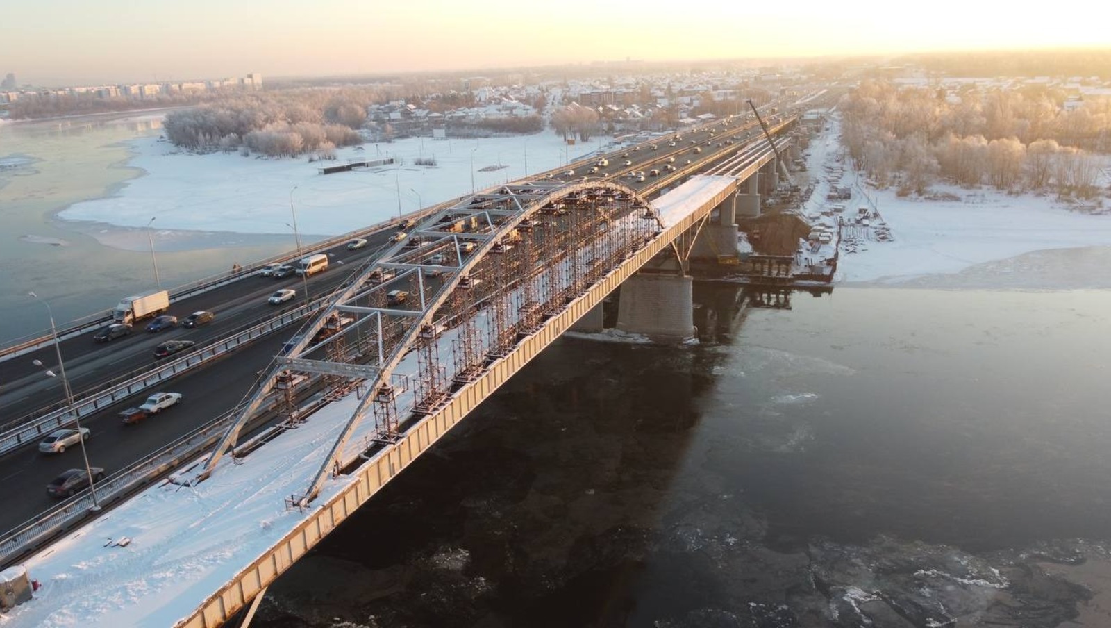 Ремонт моста через реку белая