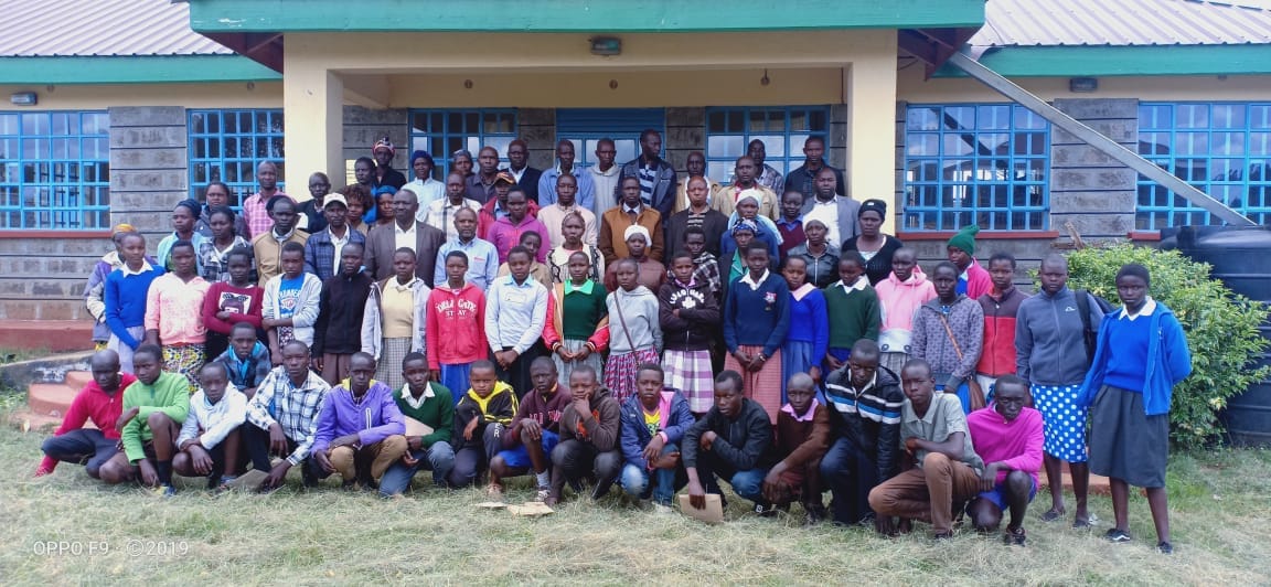 Scholarship award ceremony at Uzalendo School