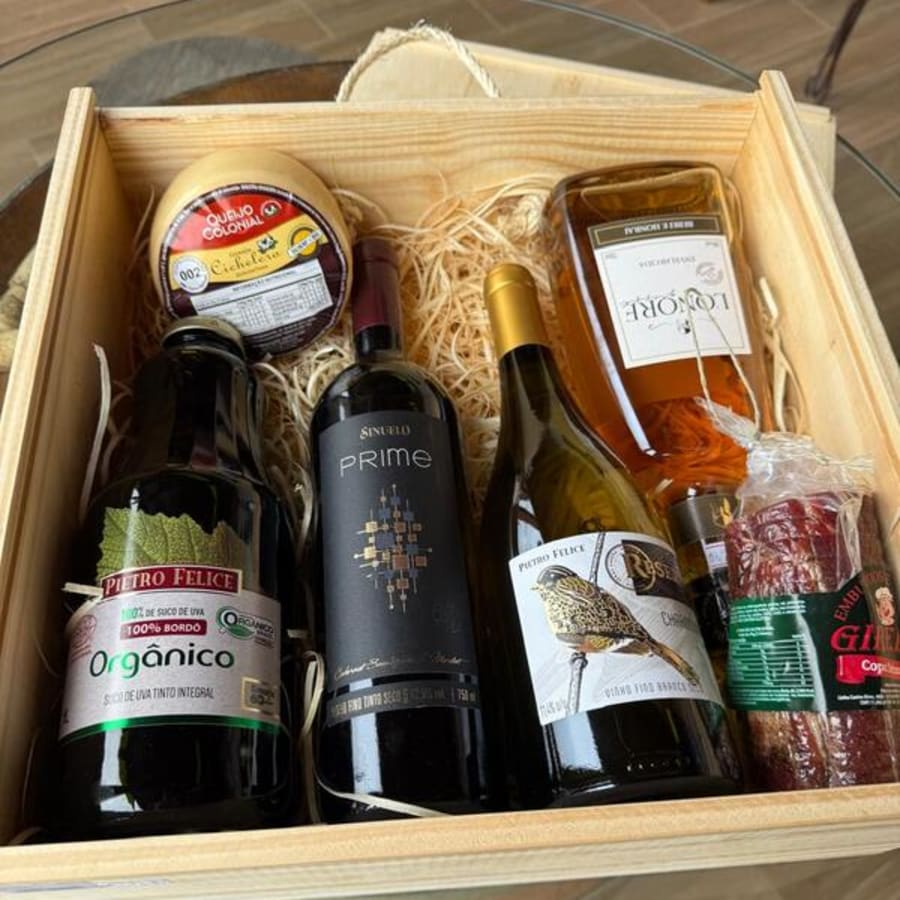 Foto do produto Box de Vinhos 1 da loja Empório São Marcos em São Marcos