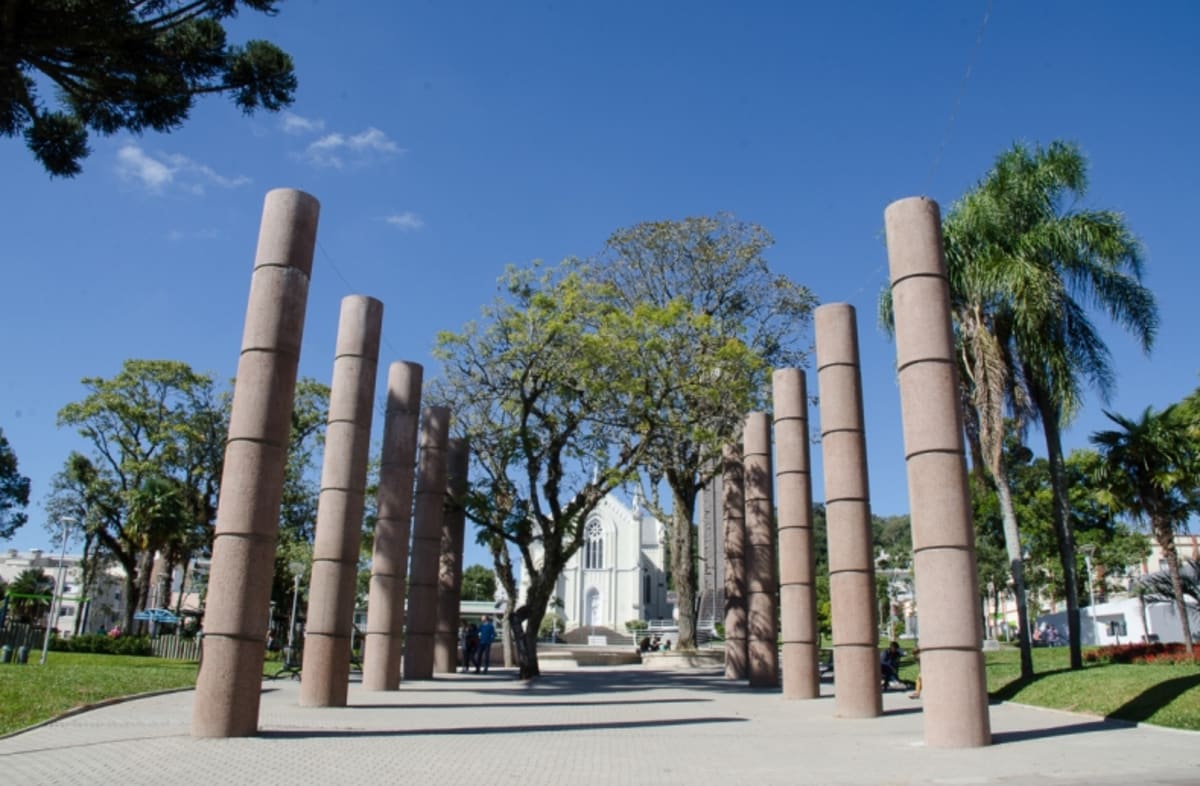 Imagem de Praça da Bandeira em Flores da Cunha (RS)