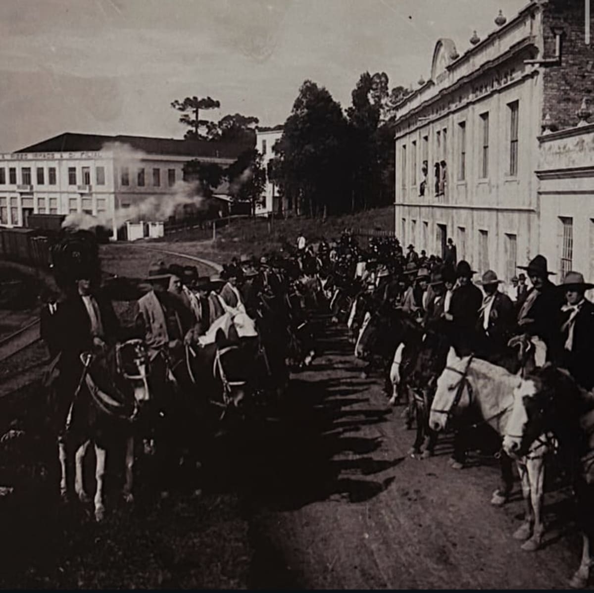 Foto de Imigrantes da Cooperativa Vinícola Caxiense em Caxias do Sul (RS)