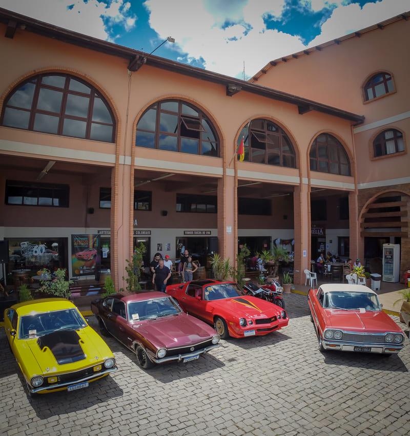 Foto de evento de abertura dos Carros Antigos de 2 anos atrás realizado na Vinícola Sinuelo