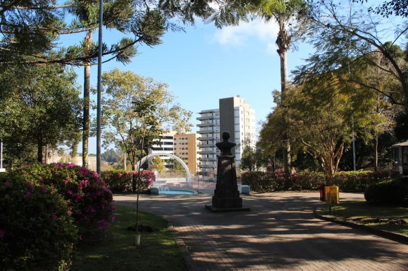 Monumento em homenagem a Dante Marcucci